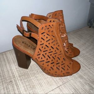 “SOLD—- “bamboo” heeled sandals - 8